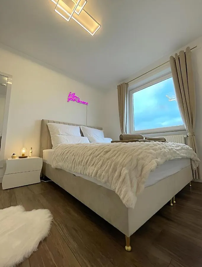 Regency Apartments - Stylische Zentrale 50M2 Wohnung Mit Balkon, Wasserblick Und Netflix Hannover 0*,  Germany